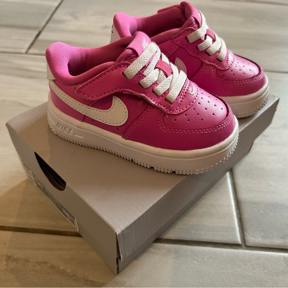 Nike Force 1 Low Easyon Toddler Pink and White Sneakers